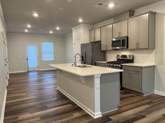 Gorgeous 2 Bedroom Townhome, With Amazingly Fun Community Amenities!