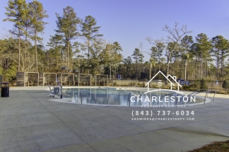 956 Long Bluff Rd - Available Now!