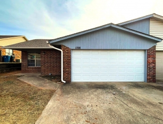 Charming and Spacious Duplex Available!