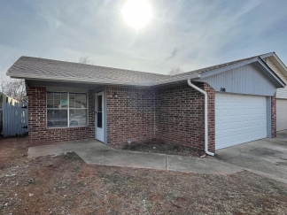 Charming and Spacious Duplex Available!