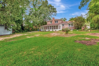 Waterfront Home in Melrose Subdivision!