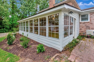 Waterfront Home in Melrose Subdivision!
