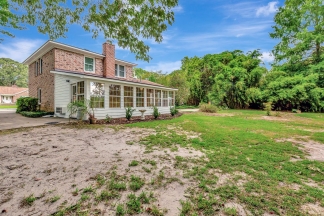 Waterfront Home in Melrose Subdivision!
