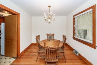 3 Bedroom Classic Summerville Home!