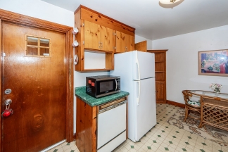 3 Bedroom Classic Summerville Home!