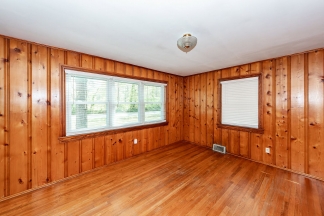 3 Bedroom Classic Summerville Home!