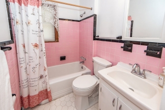 3 Bedroom Classic Summerville Home!