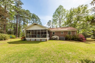 3 Bedroom Classic Summerville Home!