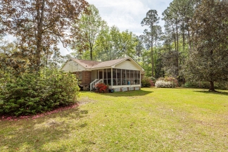 3 Bedroom Classic Summerville Home!