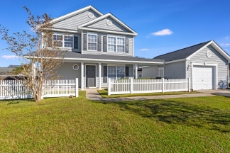 Spacious 3-Bedroom Home with Modern Comforts and Style!