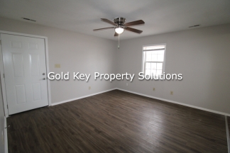 MOVE IN SPECIAL!! 50% OFF 1st MONTH'S RENT!!! 3 Bed 1 Bath Upstairs Apt for Rent (SECTION 8 APPROVED)