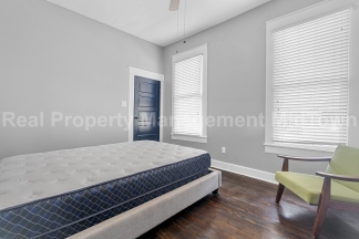Charming First-Floor Home in Established Winnetka Heights Community – Just Minutes from Bishop Arts!