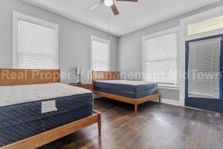 Charming First-Floor Home in Established Winnetka Heights Community – Just Minutes from Bishop Arts!