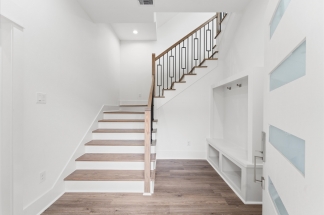 1935 Knoll Square Dr - For Sale