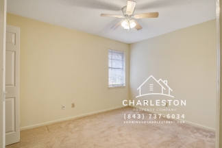 400 Crestview Dr Apt C - Available Now!