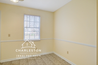 400 Crestview Dr Apt D - Available Now!