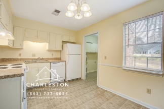 400 Crestview Dr Apt D - Available Now!