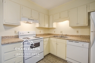 400 Crestview Dr Apt D - Available Now!