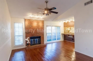 Charming 1-Bedroom, 1-Bathroom Apartment in Arlington, TX