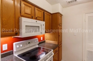 Charming 1-Bedroom, 1-Bathroom Apartment in Arlington, TX