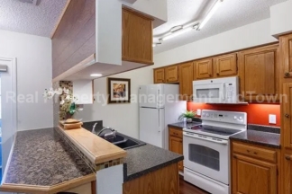 Charming 1-Bedroom, 1-Bathroom Apartment in Arlington, TX