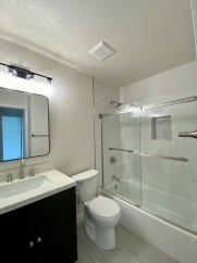 Modern 2BR Condo with Vaulted Ceilings & Amenities