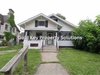 Spacious 3 BR 1 BA House with Dining Room and Fenced Backyard. (SECTION 8 APPROVED)
