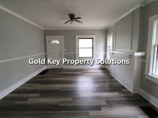 Spacious 3 BR 1 BA House with Dining Room and Fenced Backyard. (SECTION 8 APPROVED)