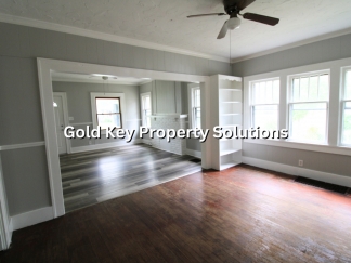Spacious 3 BR 1 BA House with Dining Room and Fenced Backyard. (SECTION 8 APPROVED)