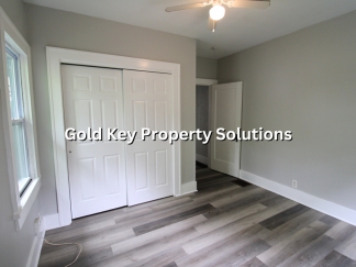 Spacious 3 BR 1 BA House with Dining Room and Fenced Backyard. (SECTION 8 APPROVED)