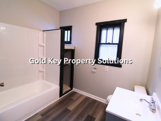 Spacious 3 BR 1 BA House with Dining Room and Fenced Backyard. (SECTION 8 APPROVED)