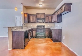 3 Bedroom 2 Bath Duplex in Settlers Crossing, El Reno, OK! MOVE-IN SPECIAL HALF OFF FIRST FULL MONTH'S RENT!
