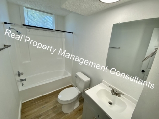 Renovated 2 Bedroom with Patio