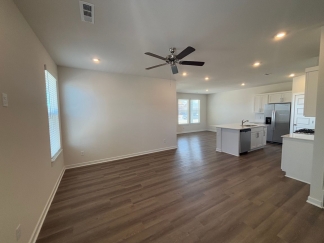 Fantastic Newly Built 4 Bed Smart-Home Fayetteville! 4 Miles to UofA Campus!