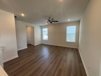 Fantastic Newly Built 4 Bed Smart-Home Fayetteville! 4 Miles to UofA Campus!