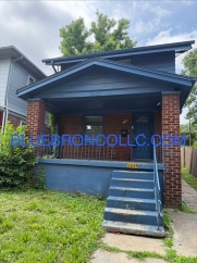 Newly renovated Cute 2 bedroom 1 bathroom home.