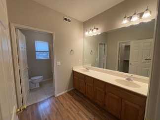 4-Bedroom 2.5-Bathroom Townhouse located in Bentonville, AR ** MOVE IN SPECIAL!!!!**