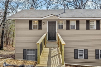 4-Bedroom 2.5-Bathroom Townhouse located in Bentonville, AR ** MOVE IN SPECIAL!!!!**