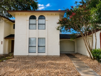 Beautifully Renovated 3 Bedroom Home in Royal Ridge