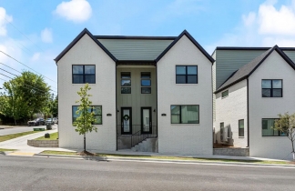 Campus Edge Townhomes~ Brand NEW -5 MIN WALK TO CAMPUS! 3 BED 3 BATH- FAYETTEVILLE AR
