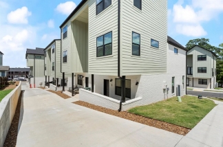 Campus Edge Townhomes~ Brand NEW -5 MIN WALK TO CAMPUS! 3 BED 3 BATH- FAYETTEVILLE AR