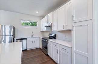 Campus Edge Townhomes~ Brand NEW -5 MIN WALK TO CAMPUS! 3 BED 3 BATH- FAYETTEVILLE AR