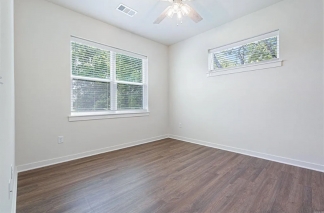 Campus Edge Townhomes~ Brand NEW -5 MIN WALK TO CAMPUS! 3 BED 3 BATH- FAYETTEVILLE AR