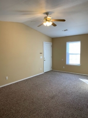 **Location, Location, Location! 2 Bedroom for Lease!~ 1 Mile from University of Arkansas Campus!**