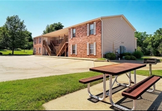 2 Bedroom Apartment for Lease - 1 Mile from University of Arkansas Campus-