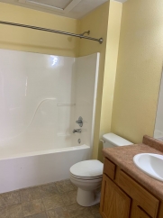 2 Bedroom Apartment for Lease - 1 Mile from University of Arkansas Campus-