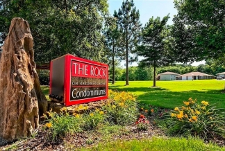 2 Bedroom Apartment for Lease - 1 Mile from University of Arkansas Campus-