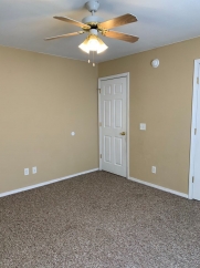$300 OFF OF YOUR FIRST MONTHS RENT!!! 2 Bedroom Apartment for Lease - 1 Mile from University of Arkansas Campus-