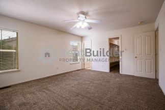 ******Just Reduced!  SPRING SPECIAL! $300 OFF RENT!*******
