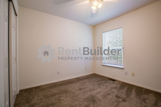 ******Just Reduced!  SPRING SPECIAL! $300 OFF RENT!*******